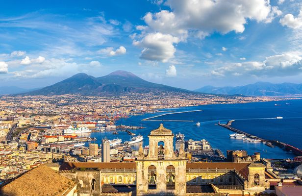Full-day private walking tour of Naples