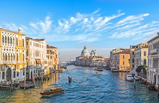 Morning market tour of Venice with tastings