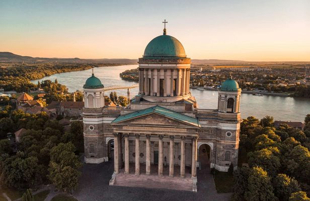 Danube Bend full-day tour with lunch from Budapest
