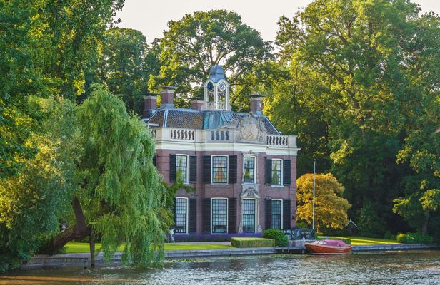 Private day tour and cruise with lunch on Vecht River from Utrecht