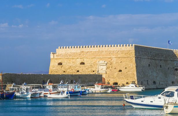 Eco bike tour in historical Heraklion