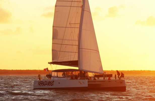 A 2-hour sunset catamaran experience from La Rochelle
