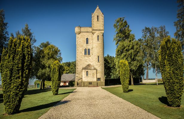 Day trip to Somme Battlefields, Australian memorial and Amiens cathedral from Paris