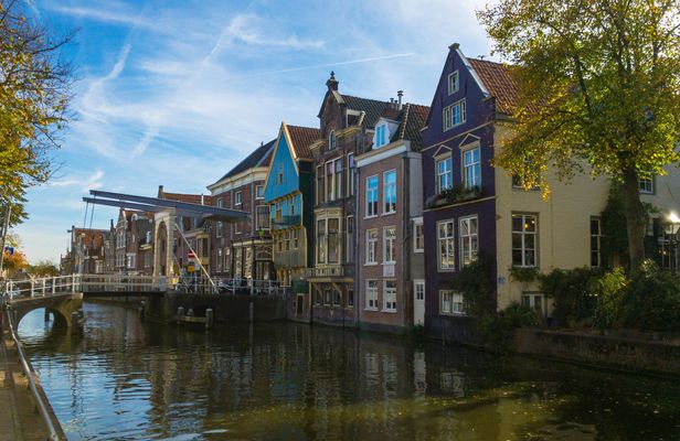 Self guided tour with interactive city game of Alkmaar