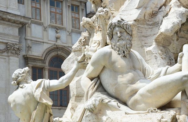 Piazzas and fountains tour with Vatican Museums visit and lunch