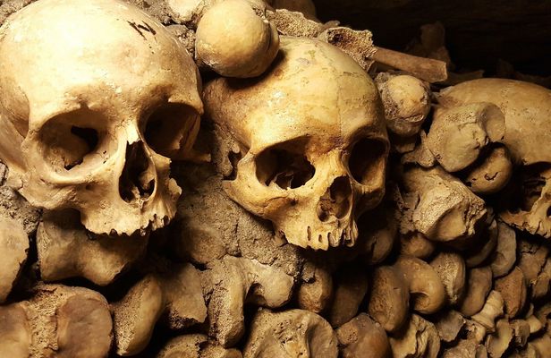 Underground tour of Rome's catacombs