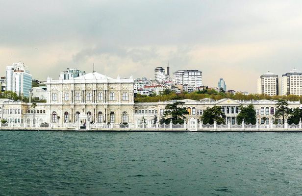 Istanbul two-hour Bosphorus cruise on Luxury Yacht