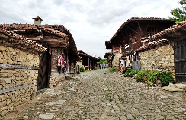 Ultimate self-guided Zheravna walking tour