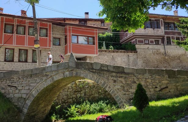 Private historical spa and wine tour from Sofia