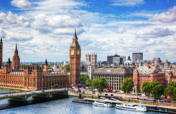 Ticket and audio-guided tour to the Houses of Parliament