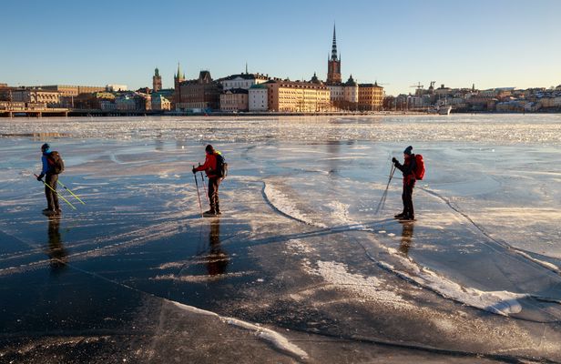 Advanced Nordic ice skating tour around Stockholm