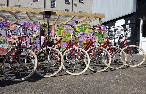 London Street Art tour by bike
