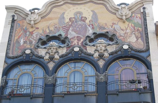 Budapest Art Nouveau tour with a historian guide