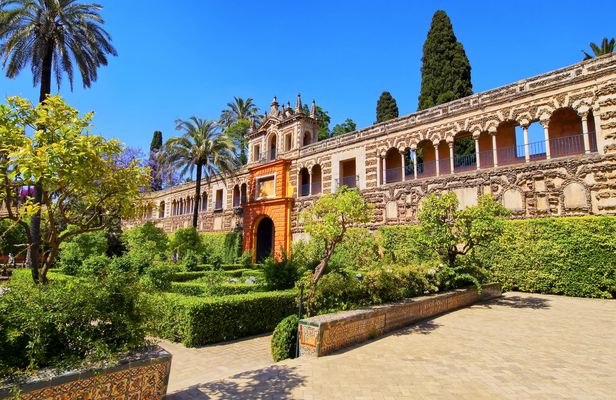 Guided tour of Seville Royal Alcázar and the Jewish quarter