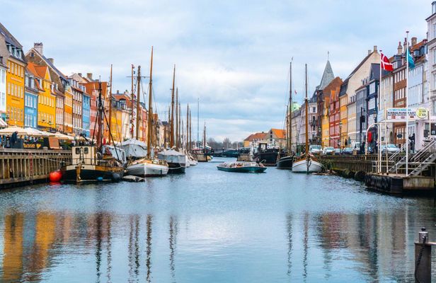 Discover Copenhagen in 1 hour with a local