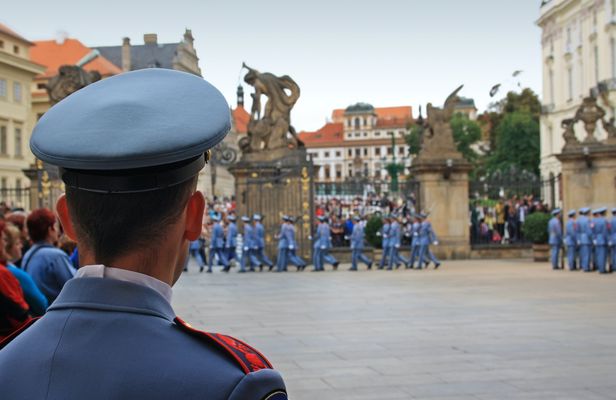 Prague city tour with Castle, Changing of the Guard and AR tour app