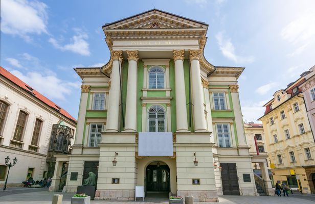 Walking tour following W.A. Mozart’s footsteps