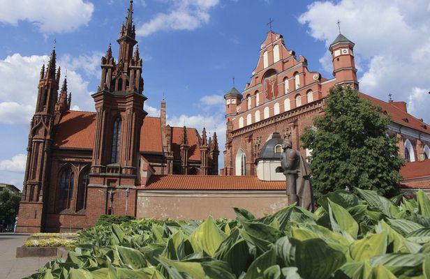 Guided tour of Vilnius' Independent Republic of Artists with a local