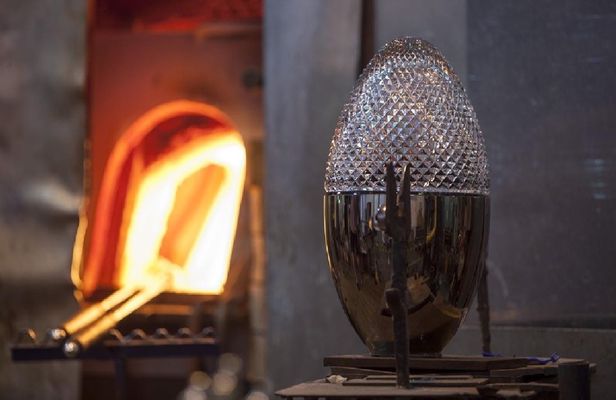 Excursion to Rückl Crystal Glass Factory Nizbor from Prague
