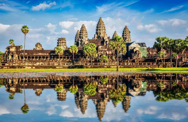 Full-day Angkor temples and Tonle lake tour