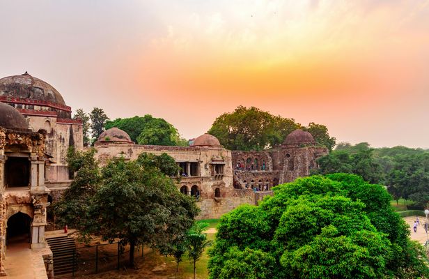 Hauz Khas walking tour