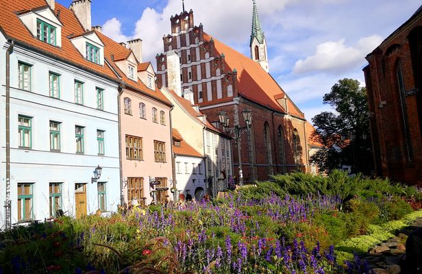 Self-guided discovery walk in Riga - the essential old town and its secrets