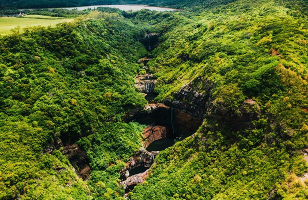 Mauritius 7 cascades canyoneering at the Tamarind Falls