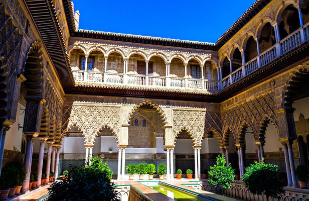 Alcázar and rooftops of Seville private tour