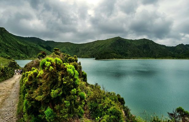 Full-day walking tour in Lagoa do Fogo