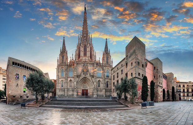 Old Town and Gothic Quarter walking tour in Barcelona