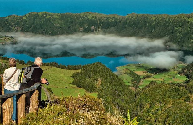 Sete Cidades kayak and bike tour