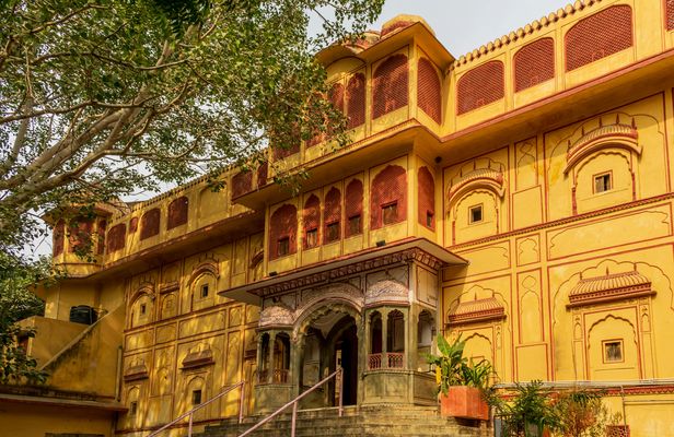 Eco-friendly rickshaw tour in Jaipur