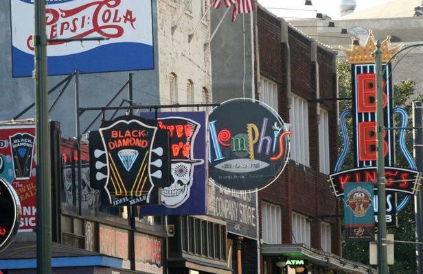 Memphis day trip from Nashville with VIP Access to Graceland