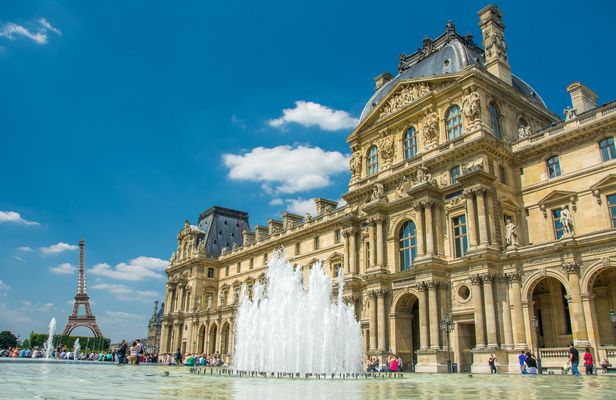 Skip-the-line to Louvre Museum and Seine River Cruise