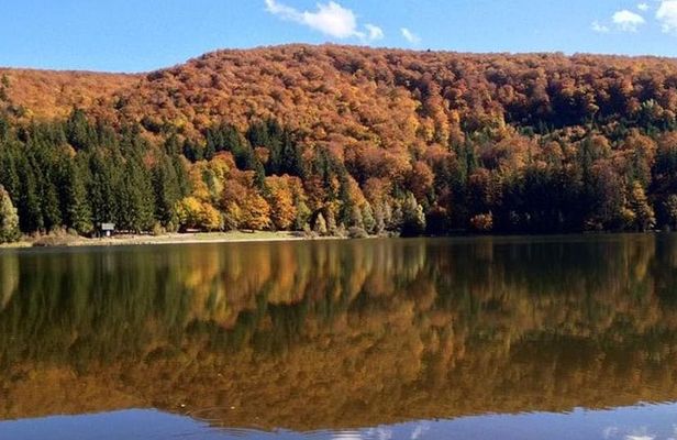 Small-group day trip to the only volcanic lake in Eastern Europe