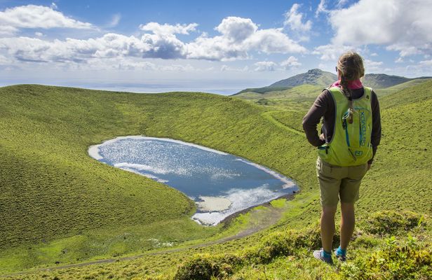Guided tour of volcanoes and lakes on Pico Island