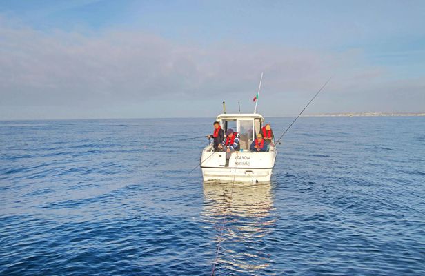 Reef fishing experience from Portimão