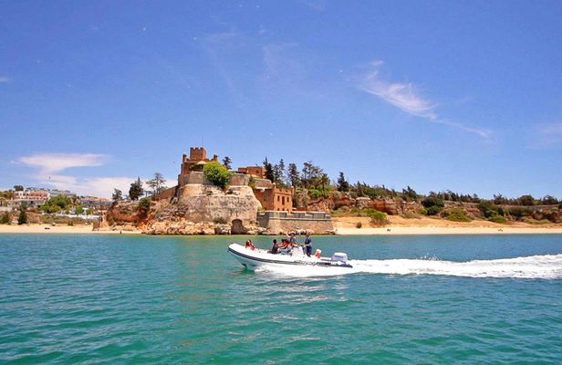Full caves circuit and coast sightseeing boat from Portimão