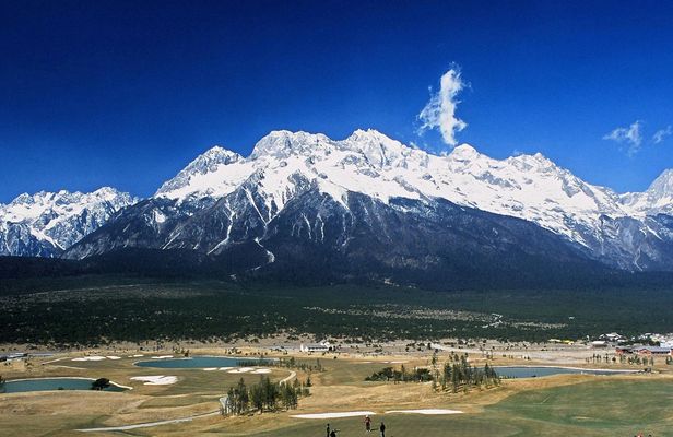 Jade Dragon snow mountain and Basha village from Lijiang private day tour