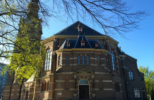 Self guided tour with interactive city game of Apeldoorn