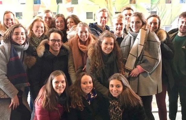 Student bicycle tour of Rotterdam