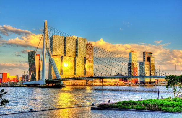 Private Rotterdam architecture tour