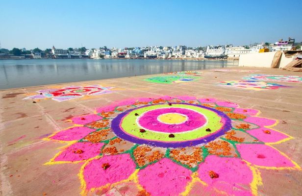 Old traditional Indian homes tour with painting experience