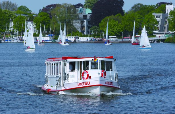 Alster tour on the water in Hamburg