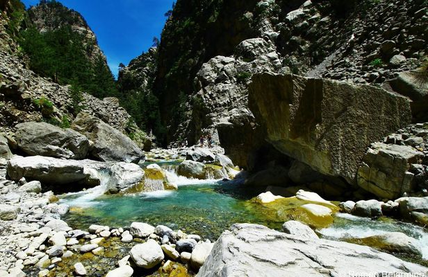 Easy way Samaria Gorge tour from Rethymno