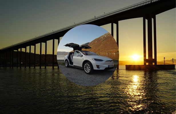 Private midnight sun tour in Tromsø in a TeslaX car