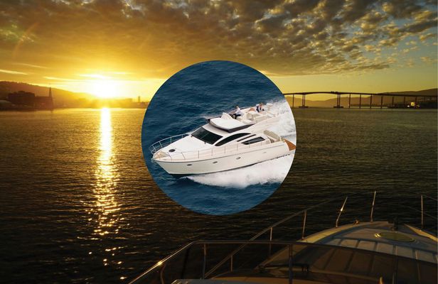 Private midnight sun tour in Tromsø in a luxury yacht
