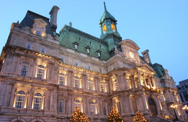 Christmas walking tour in Old Montréal