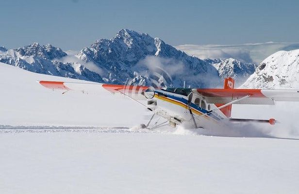 Glacier highlights ski plane scenic flight