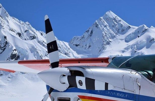 The Grand circle 55-minute ski plane flight